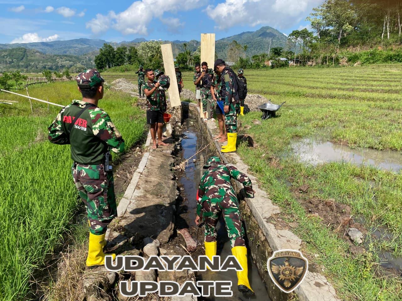Satgas TMMD 126 Kodim Ngada Lakukan Pembersihan Saluran untuk Persiapan Mall Coran di Desa Benteng Tawa
