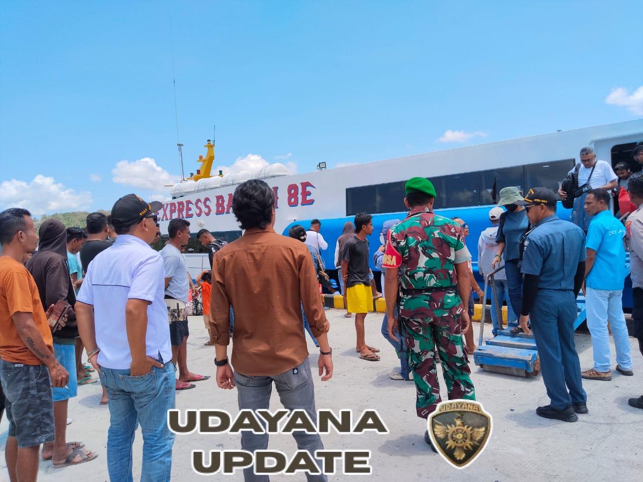 Babinsa Koramil 1627-01/Ba’a Laksanakan Pemantauan Arus Kapal di Pelabuhan Ba’a