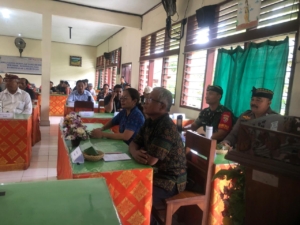 Perkuat Kesadaran Lingkungan, Babinsa Singakerta Dampingi Pembinaan Posyandu