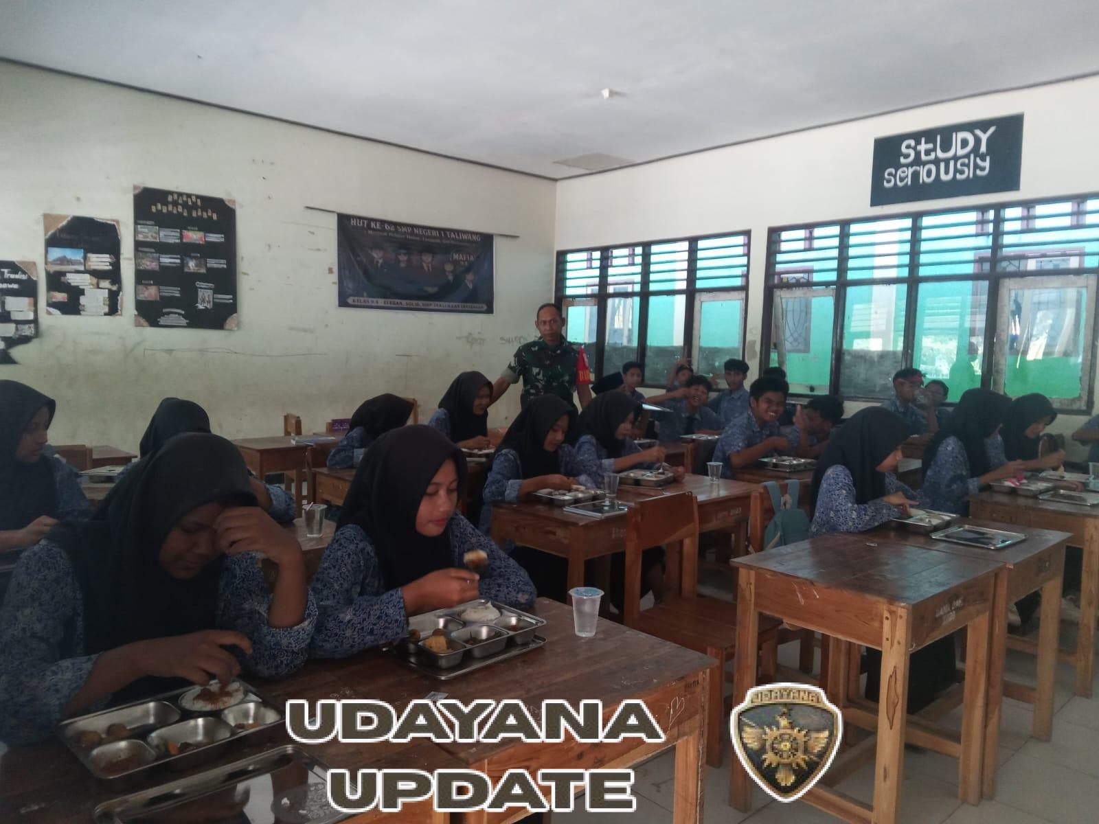 Babinsa Dampingi Program Makan Bergizi Gratis di SMPN 1 Taliwang