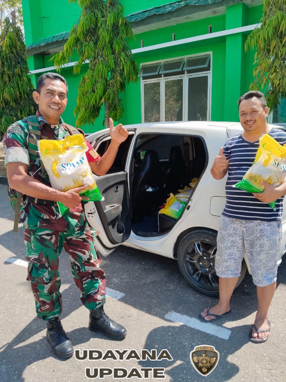 Babinsa Koptu Alis Sinlae Salurkan Beras SPHP di Desa Helebeik Lewat Program Gerakan Pangan Murah