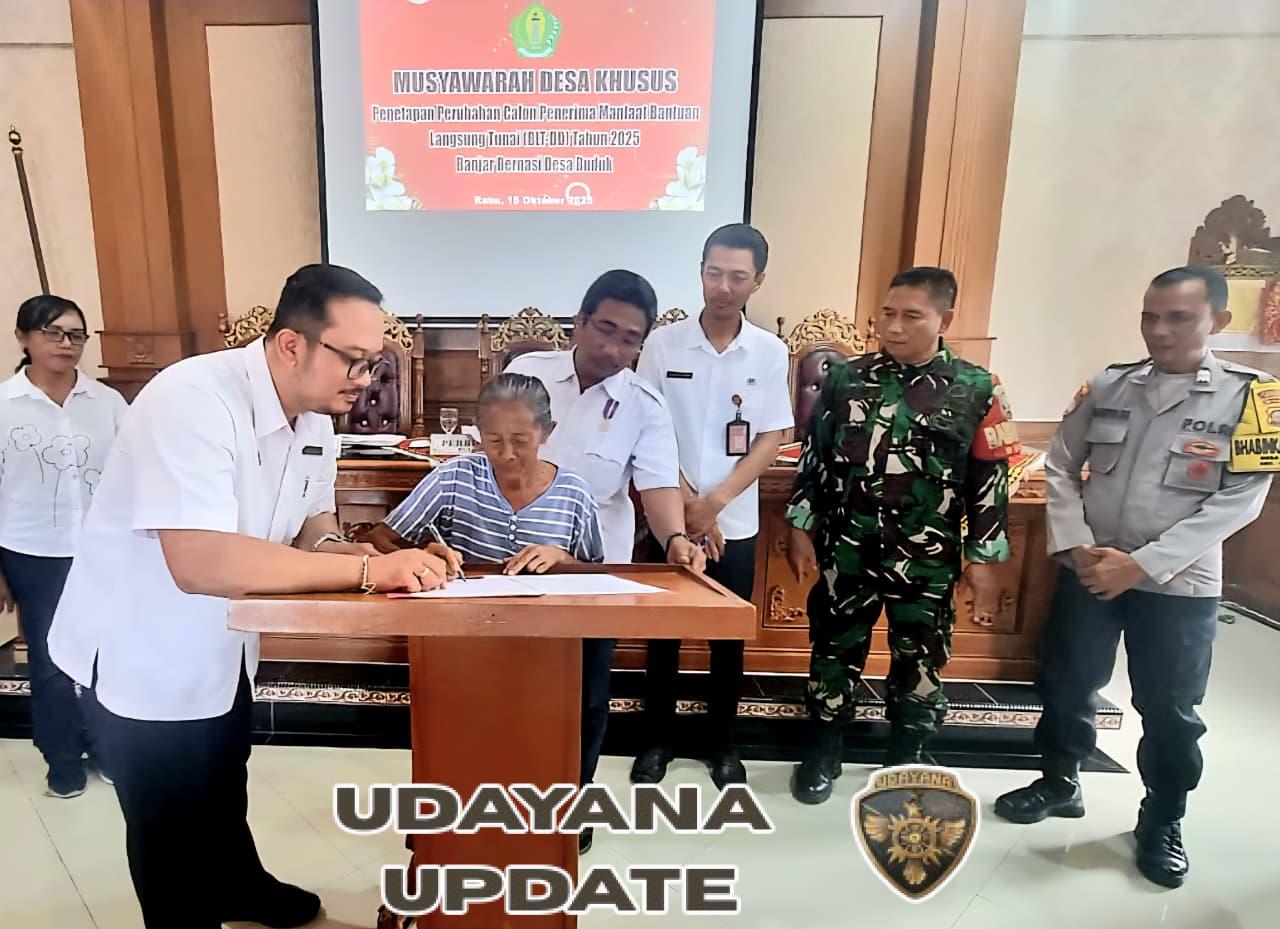 Babinsa Dukung Musyawarah Desa Buduk Penetapan Penerima BLT-DD Secara Transparan dan Akuntabel