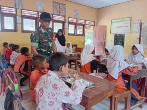 Pembagian MBG diselenggarakan secara bertahap untuk berbagai jenjang sekolah, mulai PAUD hingga SMA.