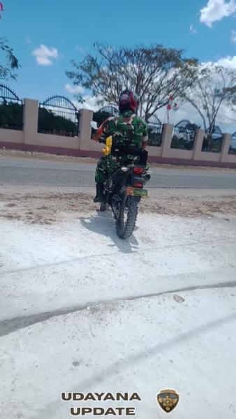 Babinsa Serka Janry Selanno Antar Langsung Beras SPHP ke Warga Binaan di Batutua