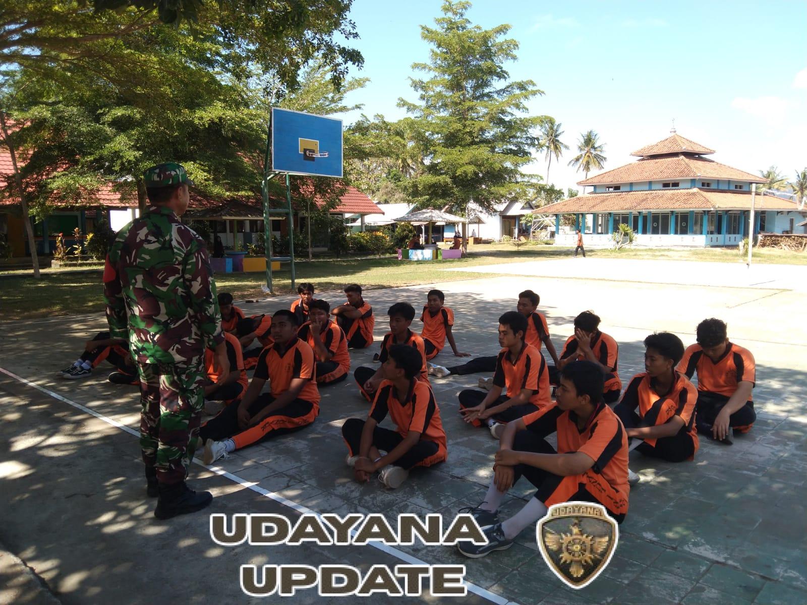 Koramil 1607-07/Lunyuk Latih Siswa SMAN 1 Lunyuk Disiplin Lewat Materi PBB