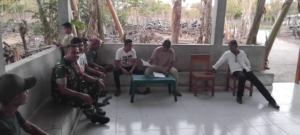 Babinsa Batutua Fasilitasi Mediasi Damai Kasus Perkelahian di Desa Oehandi