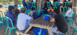 Babinsa Klanir Ajak Warga Jaga Kebersihan dan Keamanan Lingkungan