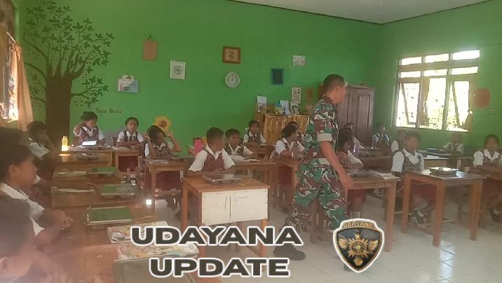 Babinsa Ba’a Dampingi Penyaluran Program Makan Bergizi Gratis di Rote Ndao