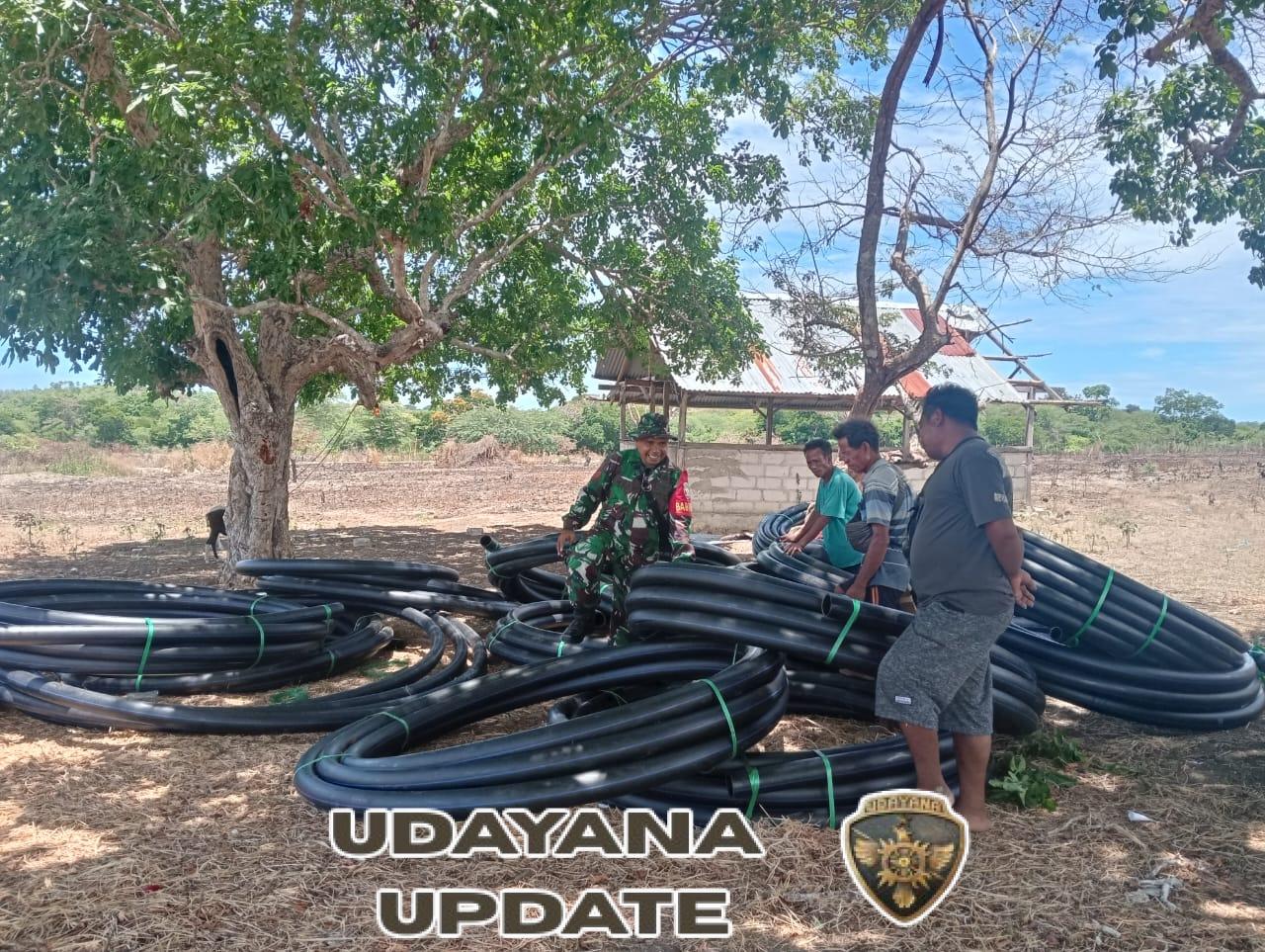 Babinsa Pantai Baru Cek Bantuan Perlengkapan OPLA untuk Kelompok Tani Desa Lakamola