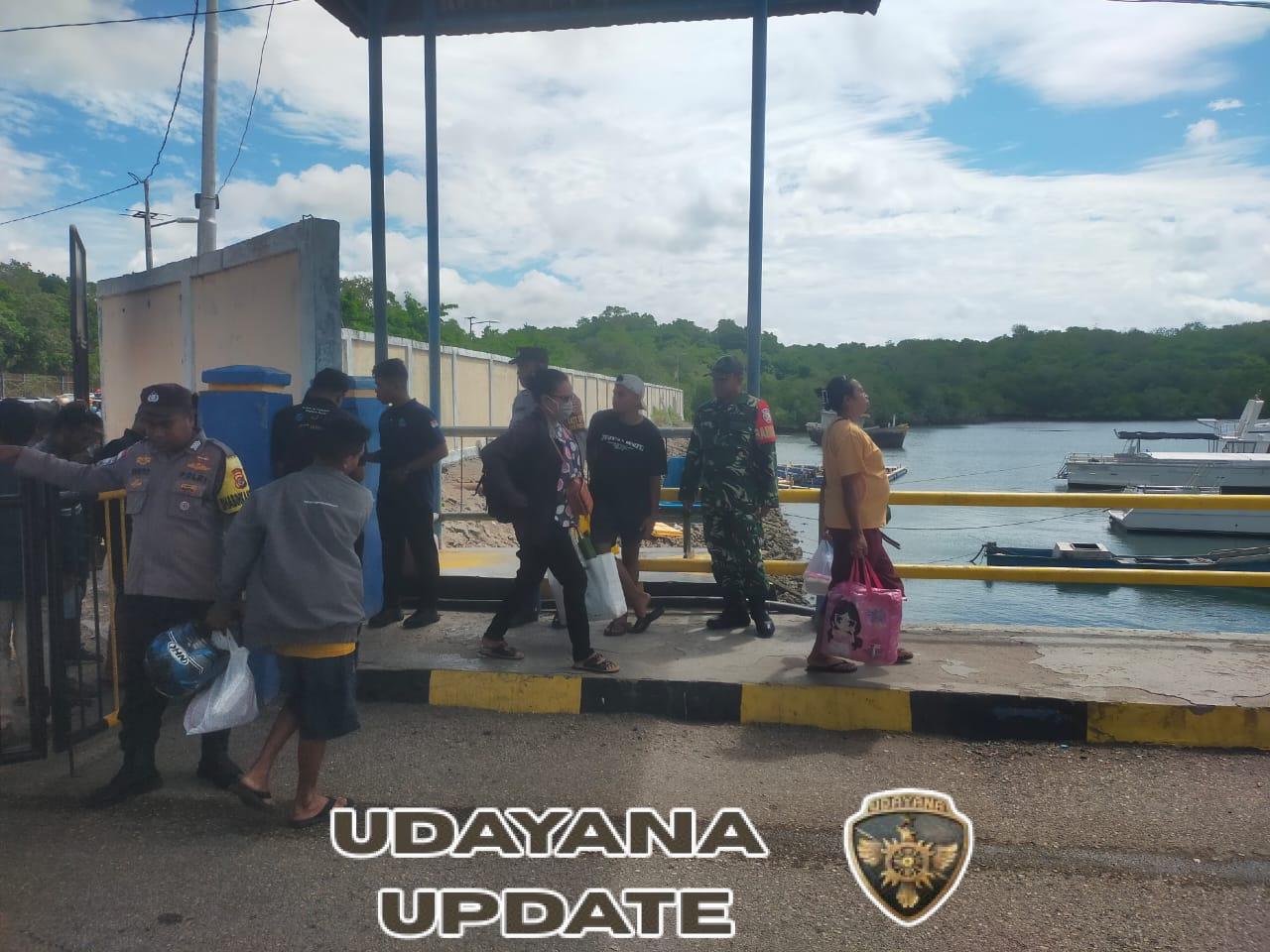 Babinsa Pantai Baru Amankan Keberangkatan Kapal Fery Kalibodri di Pelabuhan Ofalangga