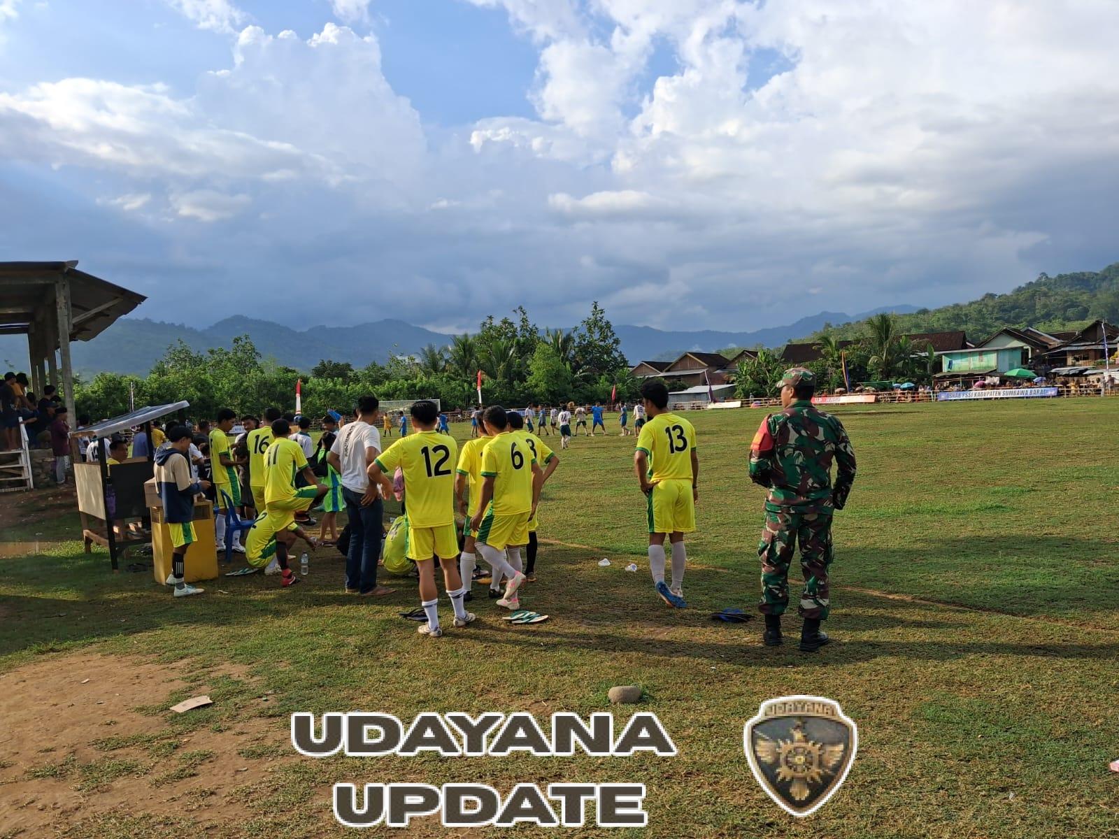 Babinsa Desa Bangkat Monteh Amankan Turnamen Sepak Bola Kades Cup I