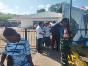 Babinsa Koramil Pantai Baru Amankan Keberangkatan Kapal Fery Garda Maritim 3 di Pelabuhan Ofalangga