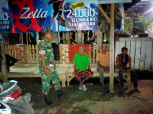 Babinsa Sertu M. Yusuf Imbau Warga Desa Tolowata Jaga Keamanan dan Keselamatan Berkendara