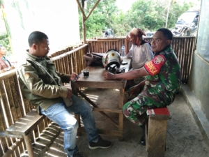 Serka Yeremias Nggaro Bangun Komunikasi Efektif Bersama Warga Dusun Nua Baru