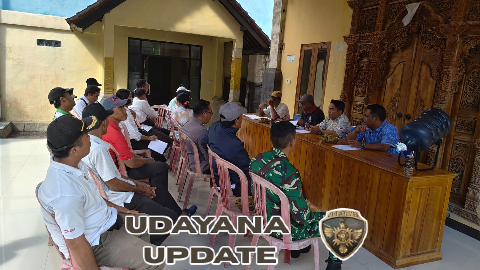 Babinsa Koramil Nusa Penida Monitoring Musdes Desa Batukandik