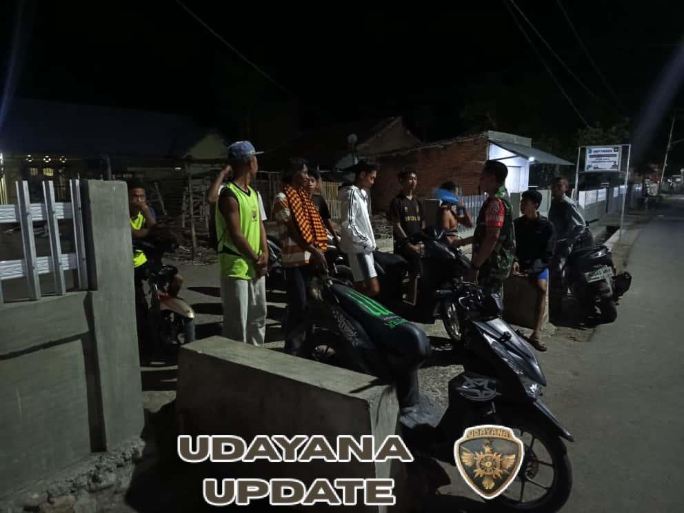 Babinsa Koramil 1614-03/Hu’u dan Karang Taruna Desa Jala Gelar Patroli Malam Jaga Kondusivitas Wilayah