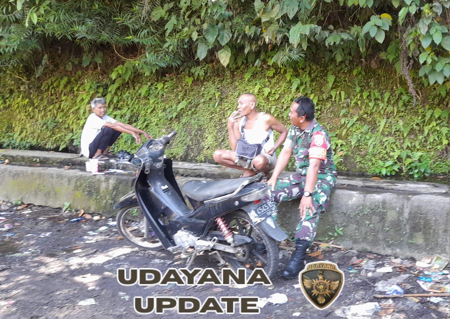 Tingkatkan Sinergi, Babinsa Jehem Turun ke Lapangan Jalin Komsos dengan Warga