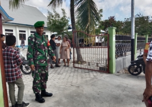 Babinsa Serka Armindo Da Silva Laksanakan Pengamanan Ibadah di Gereja Talitakumi Ngauk