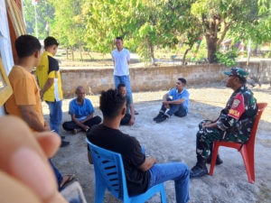 Babinsa Kodim 1602/Ende Perkuat Kemitraan dengan Masyarakat Desa Ngalukoja