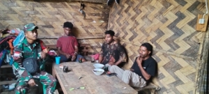 Babinsa Malaipea Ingatkan Warga Selesaikan Masalah Tanpa Kekerasan