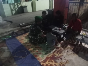 Babinsa Koramil 1628-01/Taliwang Gelar Patroli Malam Jaga Kondusivitas Wilayah