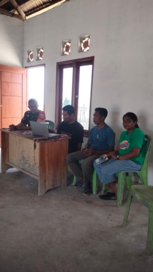 Babinsa Koramil 1627-03/Batutua Laksanakan Komsos dan Monitoring di Desa Anarae