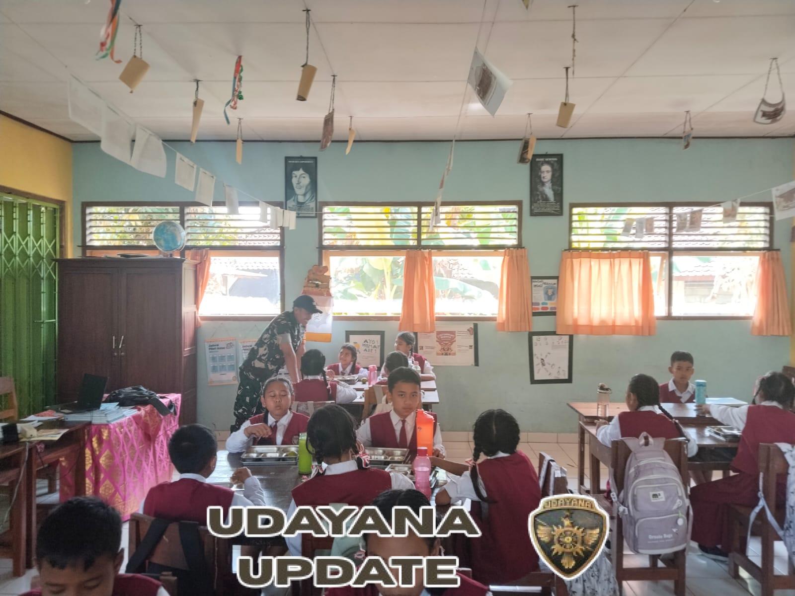 TNI Polri  Atensi Program Makan Bergizi Gratis  Perdana Di Kecamatan Dawan Bergulir