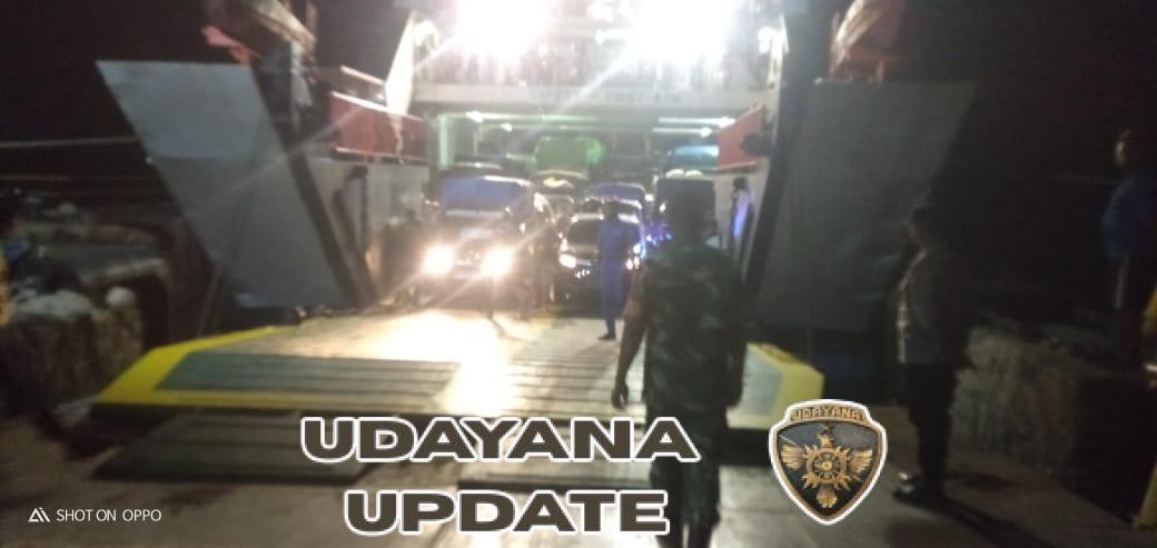 Babinsa Serda Roni Riberu Amankan Kedatangan Kapal Garda Maritim 3 di Pelabuhan Pantai Baru