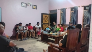 Babinsa Serka Janry Selanno Fasilitasi Mediasi Damai Antara Dua Keluarga di Desa Sanggaoen