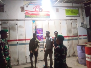 Babinsa Koramil 1630-02/Lembor Laksanakan Patroli Wilayah Jaga Stabilitas Keamanan di Kecamatan Lembor