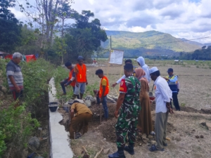 Peletakan Batu Pertama Saluran Irigasi di Desa Sie Tingkatkan Produksi Padi Petani