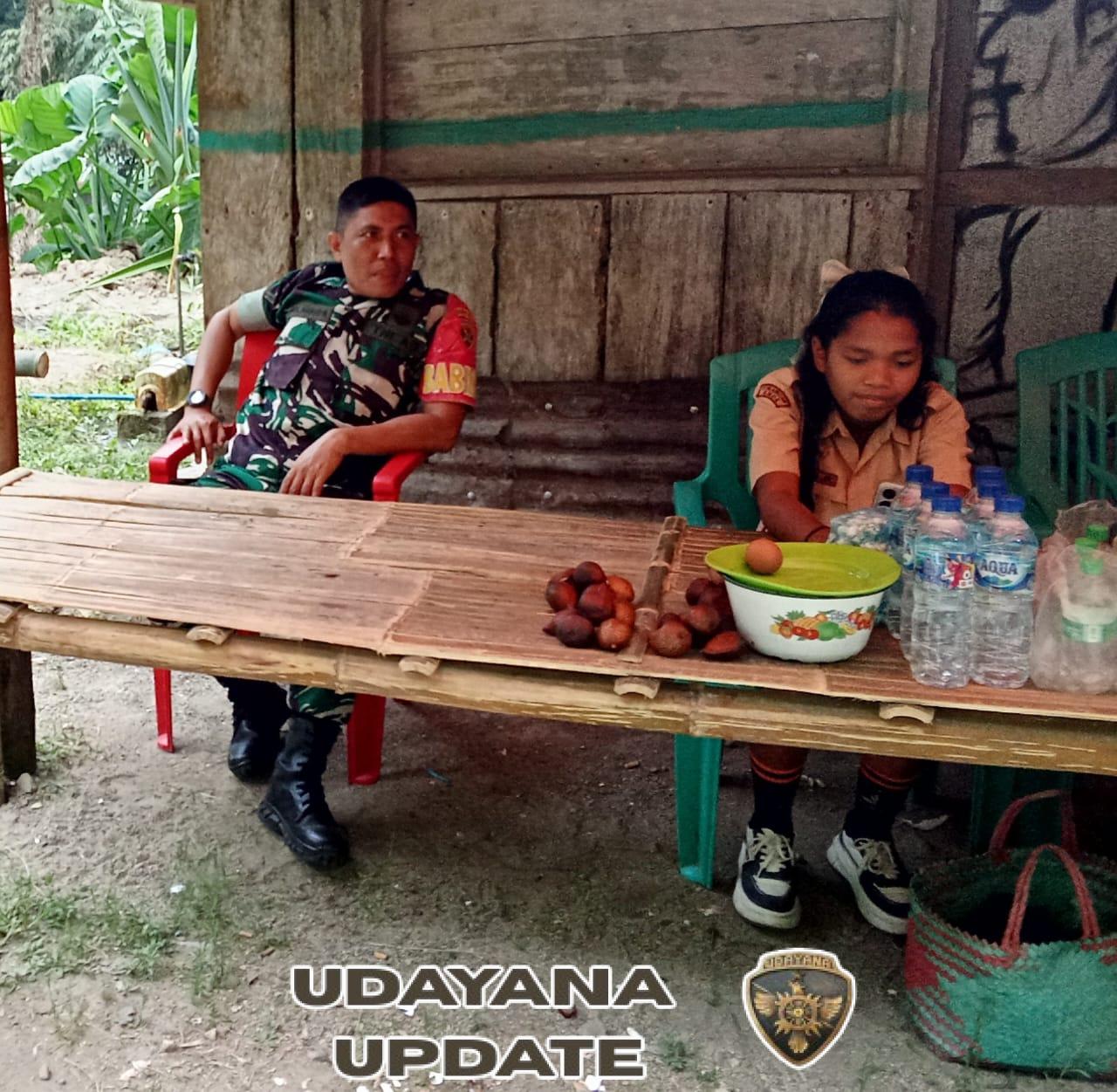 Babinsa Kodim 1602/Ende Dengarkan Aspirasi Warga dalam Komsos di Kecamatan Lio Timur