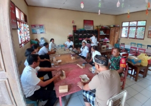 Babinsa Desa Bangbang Dukung Upaya Pemerintah Desa Wujudkan Masyarakat Sehat dan Mandiri melalui Rumah Desa Sehat