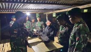 Kesadaran Meningkat, Warga Serahkan Senjata Springfield ke Pos Kewar Satgas Pamtas Yonarmed 12 Kostrad