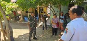 Babinsa Waingapu Dampingi Pengukuran Tanah Warga di Kelurahan Hambala