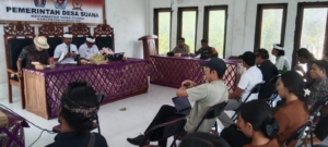 Babinsa Koramil Nusa Penida Monitoring Musdes Di Desa Suana