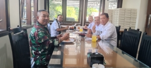 Babinsa dan Lurah Oebobo Kompak Dukung Program Presiden RI