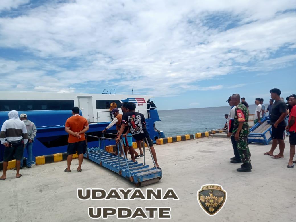 Piket Koramil 1627-01/Ba’a Laksanakan Pemantauan Kapal Express Bahari 8E di Pelabuhan Ba’a