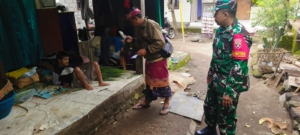 Babinsa Paksebali Bersama Kadus Dampingi Dinsos Data Warga Disabilitas