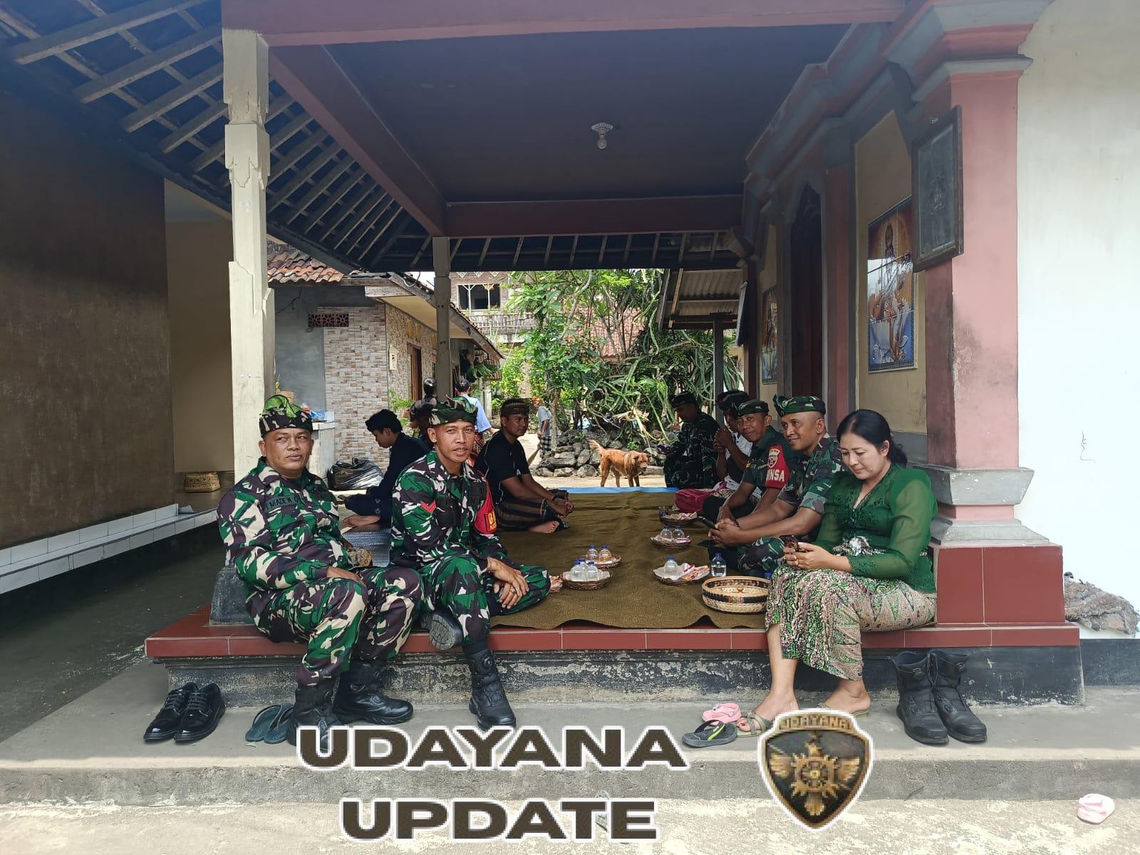 Danramil dan Anggota Kodim Gianyar Beri Penghormatan Terakhir kepada Almarhum Purnawirawan