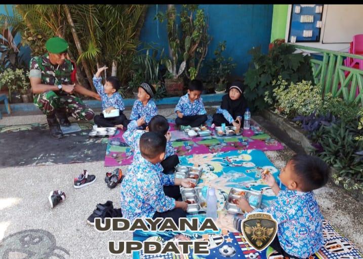 Babinsa Taliwang Dampingi Program Makan Bergizi Gratis di TK Negeri 3 Brang Rea