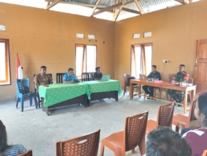 Babinsa Serma Yusuf Tungga Dukung Pembentukan Pengurus BUMDes dan Koperasi Desa Holulai