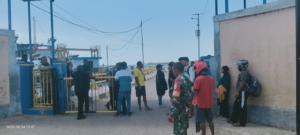 Babinsa Sertu Camilo De Sousa Laksanakan Pengamanan di Pelabuhan Feri Pantai Baru
