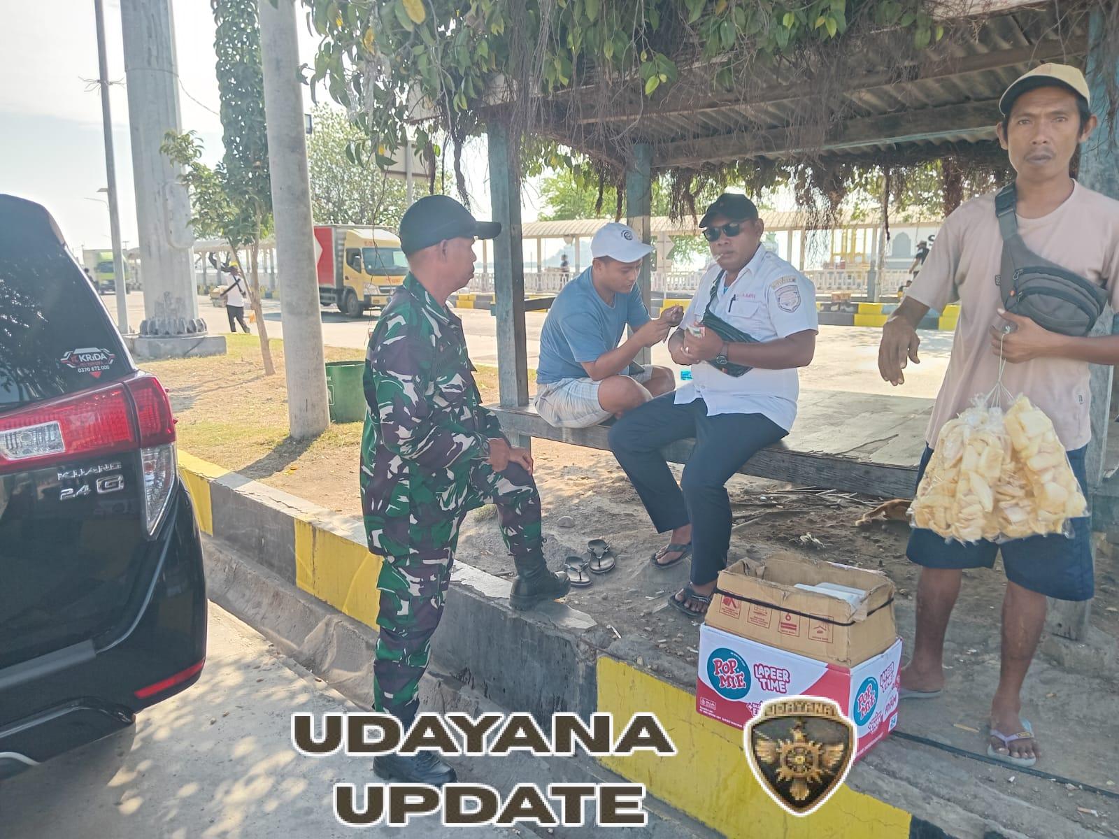 Babinsa Koramil 1628-04/Poto Tano Laksanakan Pengamanan di Pelabuhan Penyeberangan Poto Tano