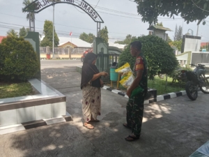 Koramil 1607-04/Alas Gelar Gerakan Pangan Murah, Salurkan 2 Ton Beras SPHP untuk Warga