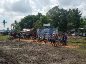 ‎Lomba Ojek Gabah di Desa Kakiang Meriah, Babinsa Ajak Junjung Sportivitas