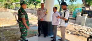 Babinsa Kokarlian Laksanakan Komsos dan Monitoring Wilayah Binaan