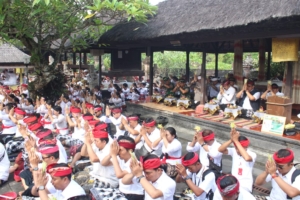 Dandim Tabanan Bersama Forkopimda Hadiri Persembahyangan di Pura Pekedungan