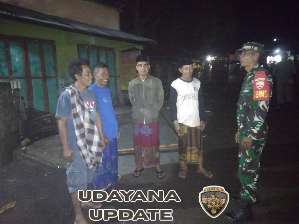 Babinsa dan Anggota Koramil 1608-05 Donggo Awasi Situasi Wilayah Desa Kala