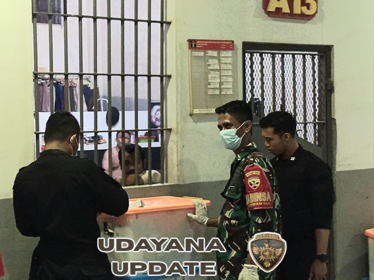 Babinsa Sertu Reinnold, Dukung Razia Gabungan TNI-Polri di Lapas Kerobokan Guna Cegah Gangguan Keamanan Dalam Lapas